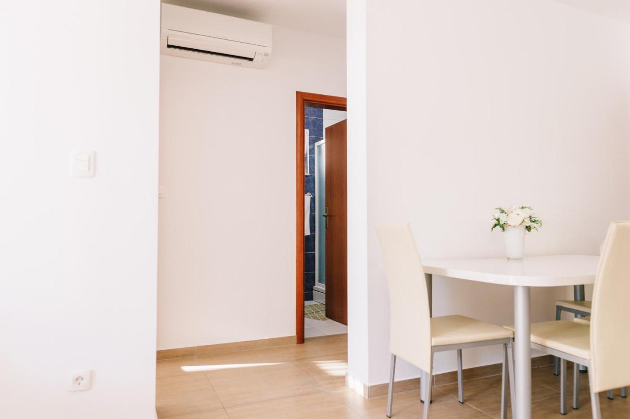 Apartmani Mila Brela Exterior foto